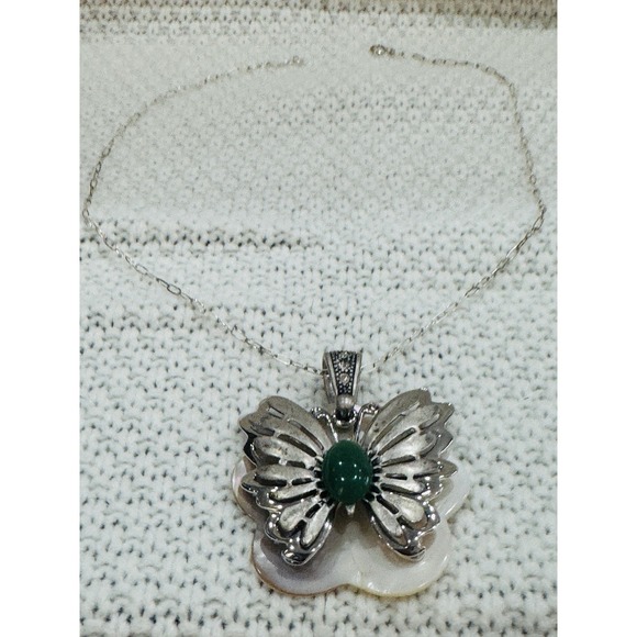 The Unbranded Brand Jewelry - Silver Tone Butterfly Mother of Pearl Green Stone Necklace 16"